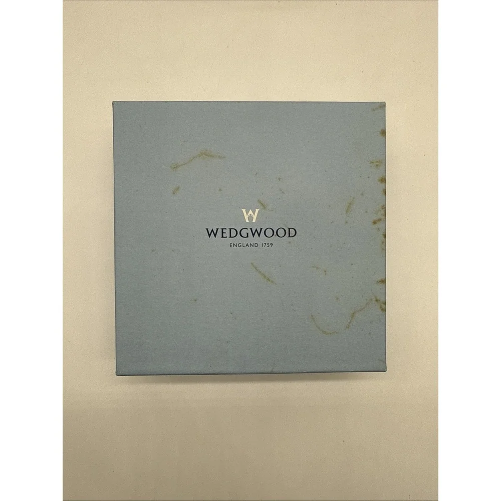 Wedgwood cornucopia oval
